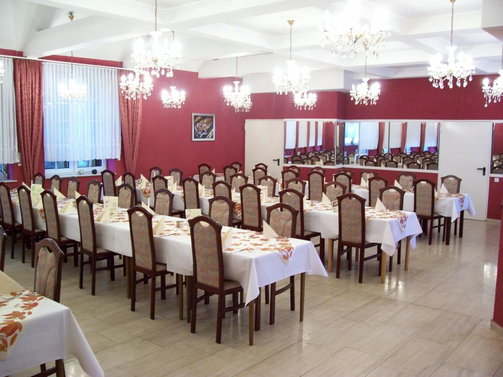 Hotel Reuterhof Reuterstadt Stavenhagen Екстериор снимка