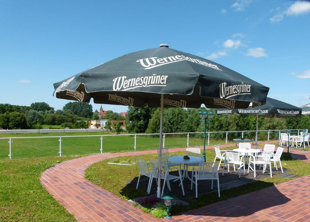 Hotel Reuterhof Reuterstadt Stavenhagen Екстериор снимка