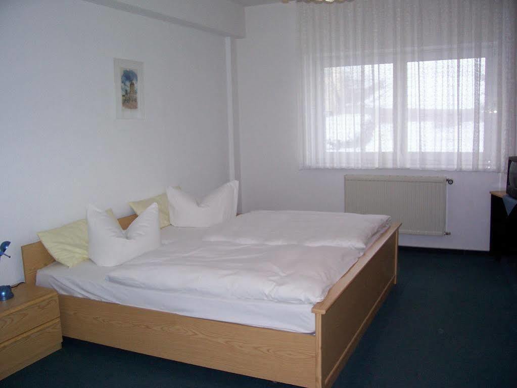 Hotel Reuterhof Reuterstadt Stavenhagen Екстериор снимка