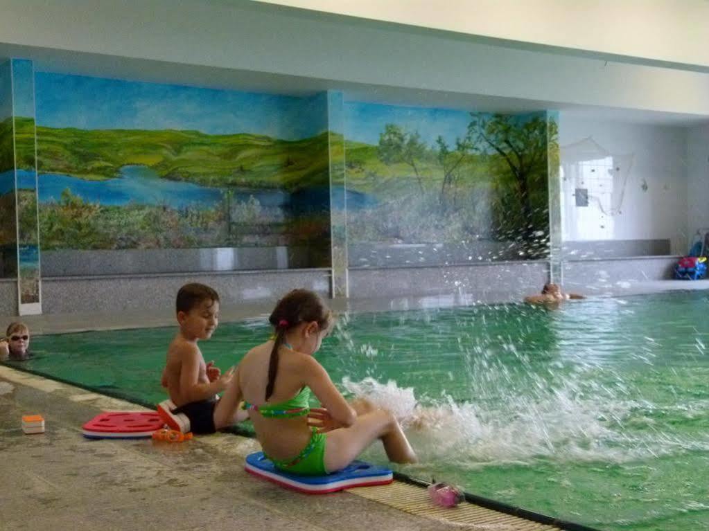 Hotel Reuterhof Reuterstadt Stavenhagen Екстериор снимка